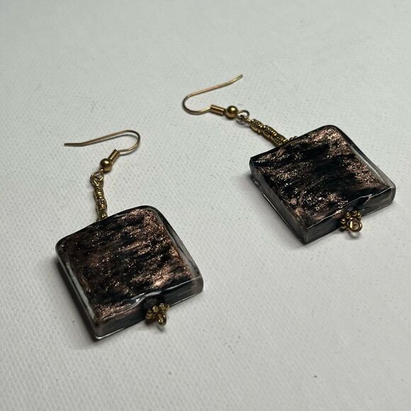 VINTAGE Red And Black Square Tourmaline Earrings With Gold-tone Hooks - Picture 4 of 5